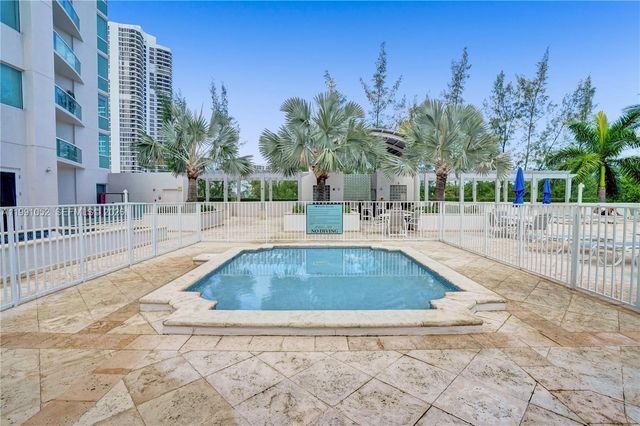 19400 Turnberry Way 1621, Aventura, FL 33180