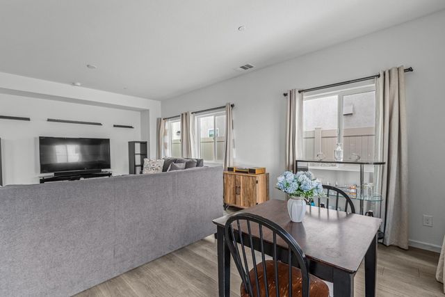 3849 Arborhill Way, Sacramento, CA 95834