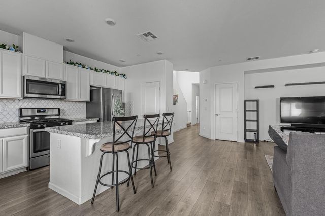 3849 Arborhill Way, Sacramento, CA 95834