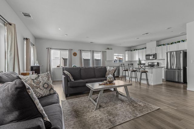 3849 Arborhill Way, Sacramento, CA 95834