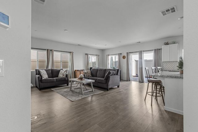 3849 Arborhill Way, Sacramento, CA 95834