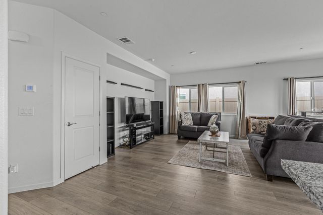 3849 Arborhill Way, Sacramento, CA 95834