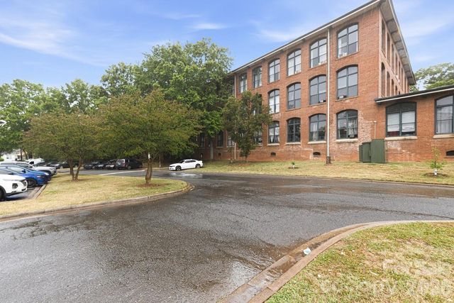 201 S Hoskins Road 219, Charlotte, NC 28208