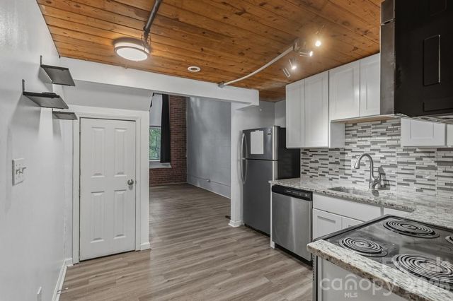201 S Hoskins Road 219, Charlotte, NC 28208