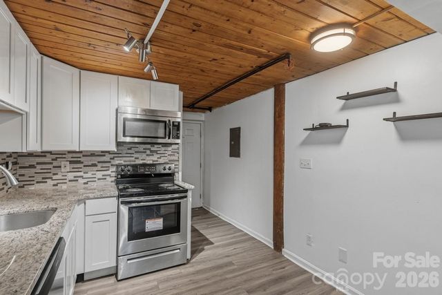 201 S Hoskins Road 219, Charlotte, NC 28208