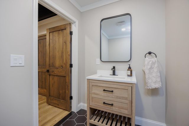 3218 Park Meadow Drive, Lake Orion, MI 48362