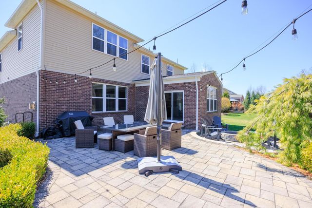 3218 Park Meadow Drive, Lake Orion, MI 48362