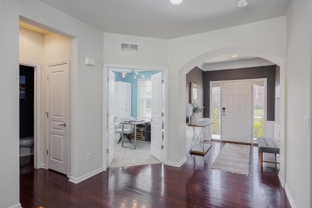 3218 Park Meadow Drive, Lake Orion, MI 48362