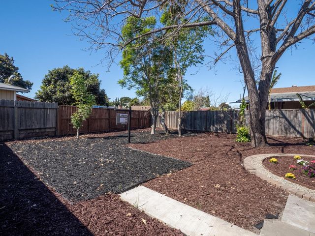 1371 Camellia Drive, East Palo Alto, CA 94303