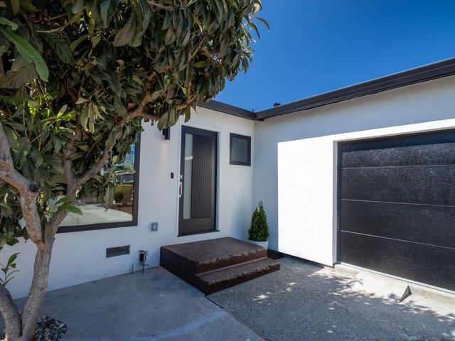 1371 Camellia Drive, East Palo Alto, CA 94303