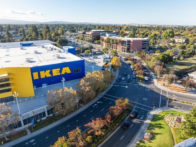 1371 Camellia Drive, East Palo Alto, CA 94303