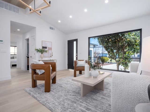 1371 Camellia Drive, East Palo Alto, CA 94303