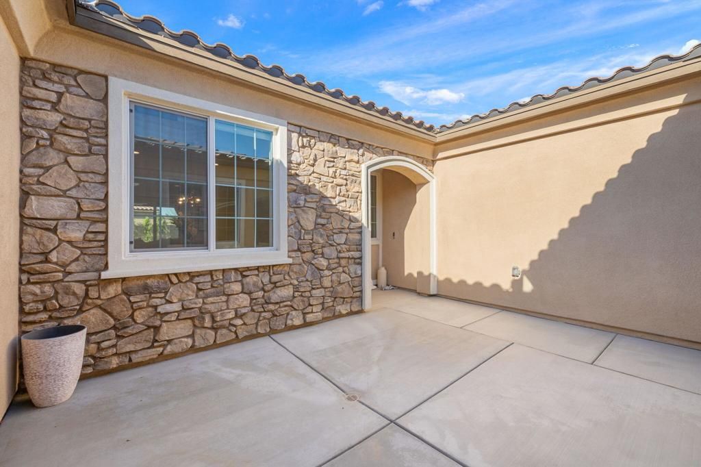 Image 10 of property listing at 81890 Via Encinitas, La Quinta, CA 92253