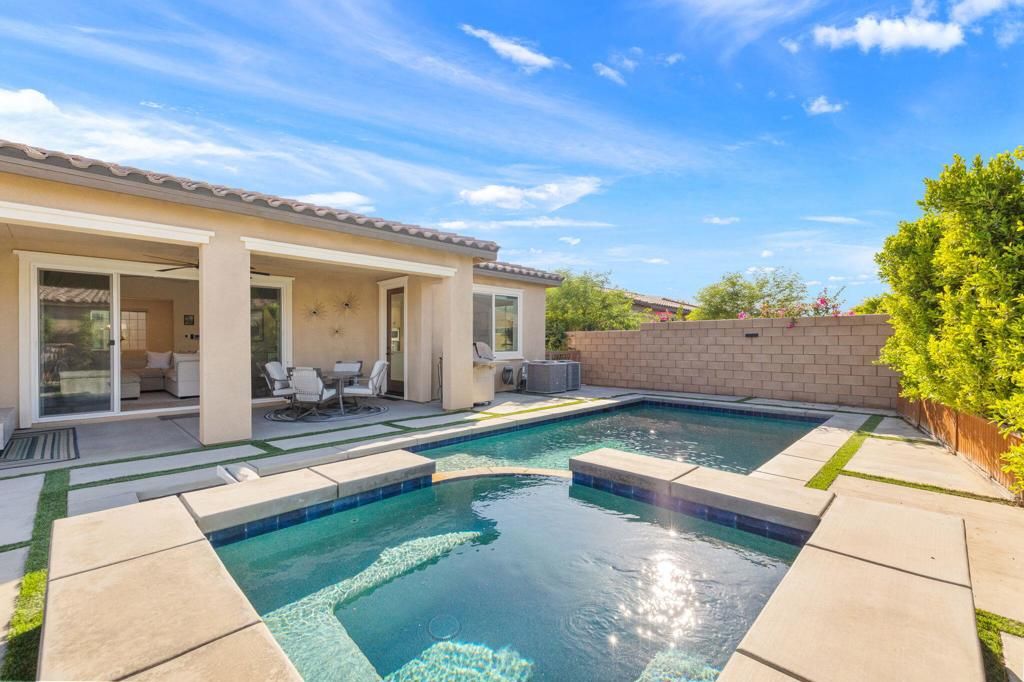 Image 17 of property listing at 81890 Via Encinitas, La Quinta, CA 92253