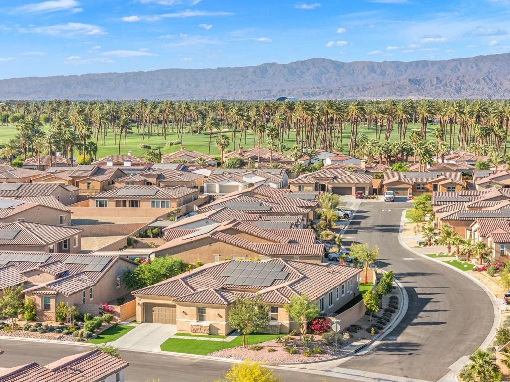 Image 3 of property listing at 81890 Via Encinitas, La Quinta, CA 92253