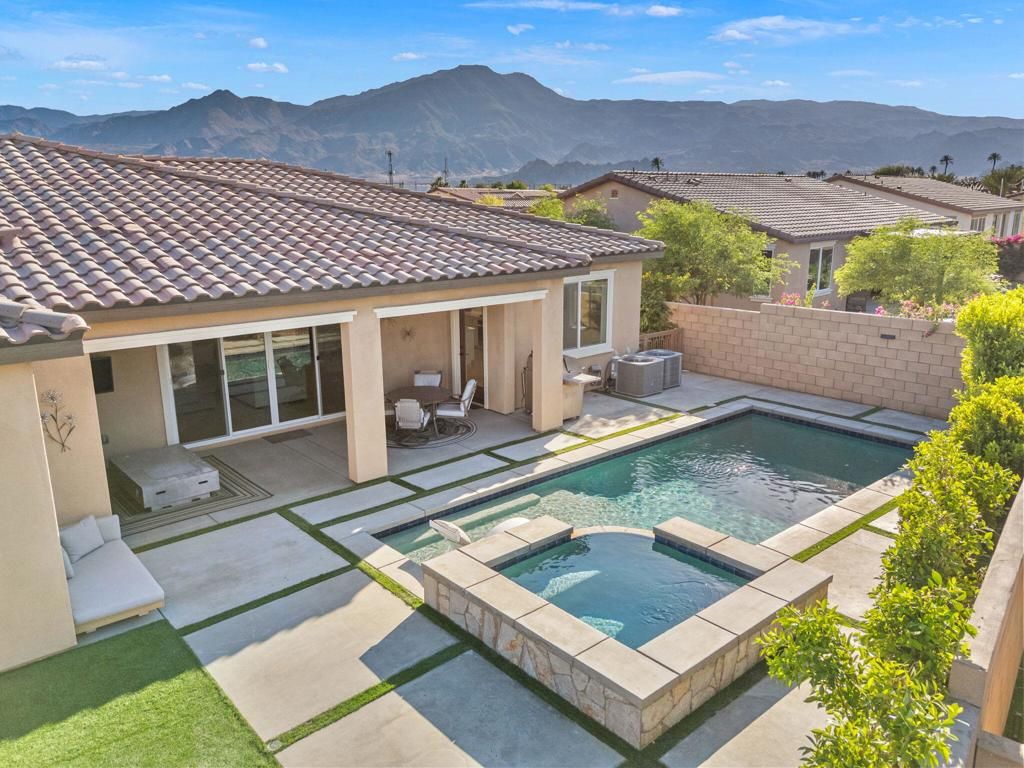 Image 5 of property listing at 81890 Via Encinitas, La Quinta, CA 92253