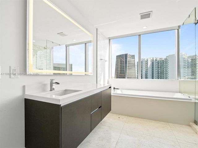 851 NE 1st Avenue 4801, Miami, FL 33132