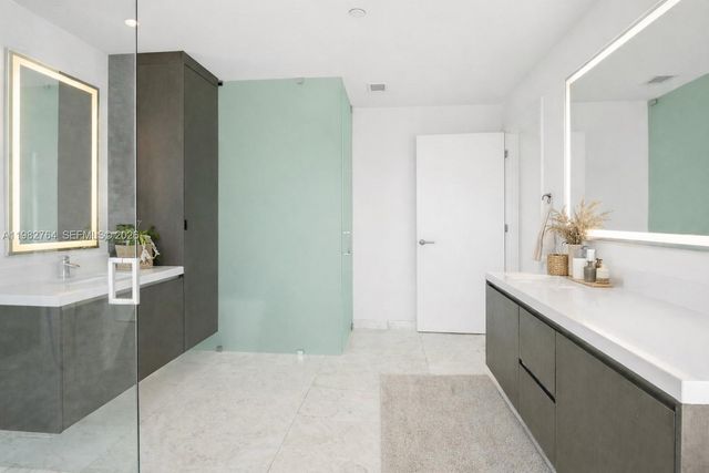 851 NE 1st Avenue 4801, Miami, FL 33132