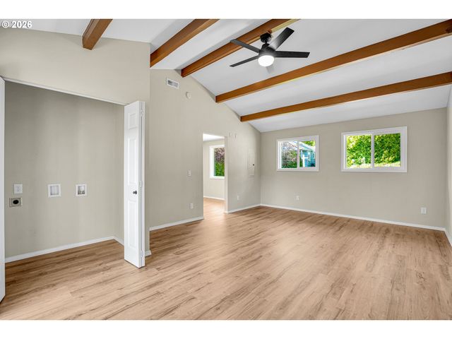 1822 Sw MARIGOLD St, Portland, OR 97219