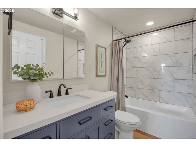 1822 Sw MARIGOLD St, Portland, OR 97219