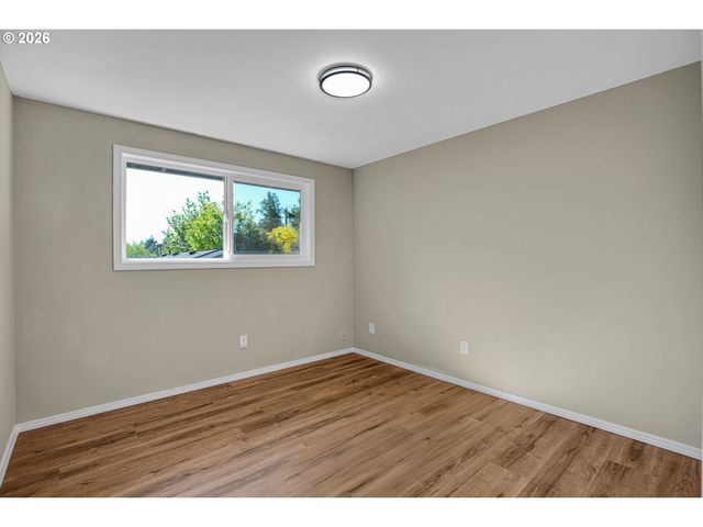 1822 Sw MARIGOLD St, Portland, OR 97219