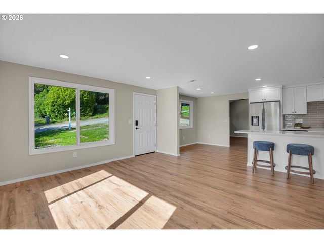1822 Sw MARIGOLD St, Portland, OR 97219