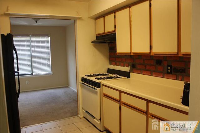 82 Keystone Court, Edison, NJ 08817