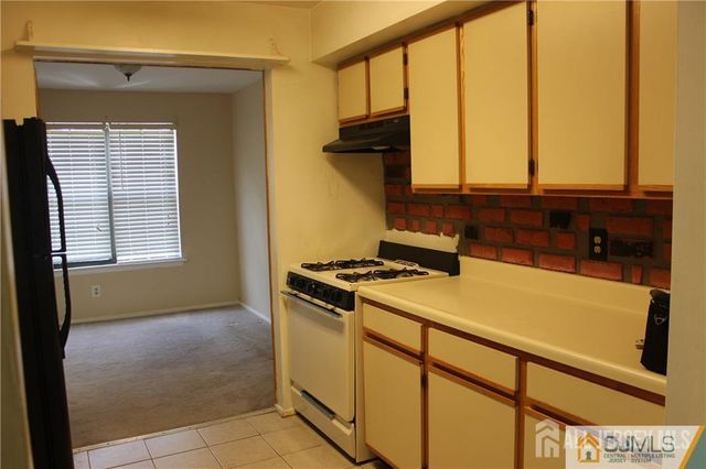 82 Keystone Court, Edison, NJ 08817