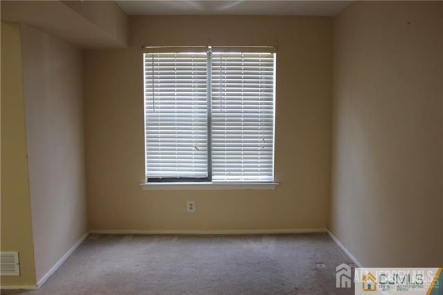82 Keystone Court, Edison, NJ 08817