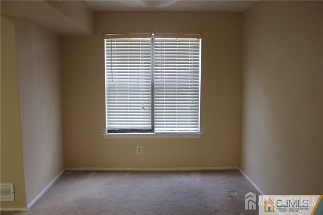 82 Keystone Court, Edison, NJ 08817