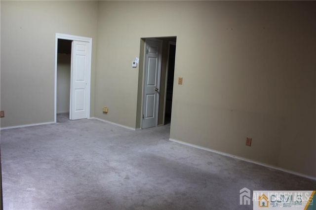 82 Keystone Court, Edison, NJ 08817