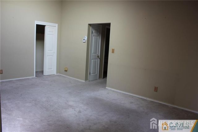 82 Keystone Court, Edison, NJ 08817