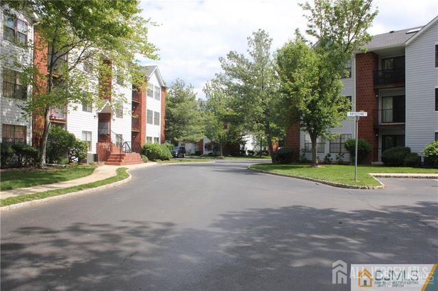 82 Keystone Court, Edison, NJ 08817