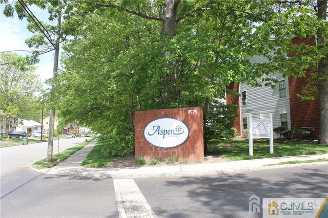 82 Keystone Court, Edison, NJ 08817