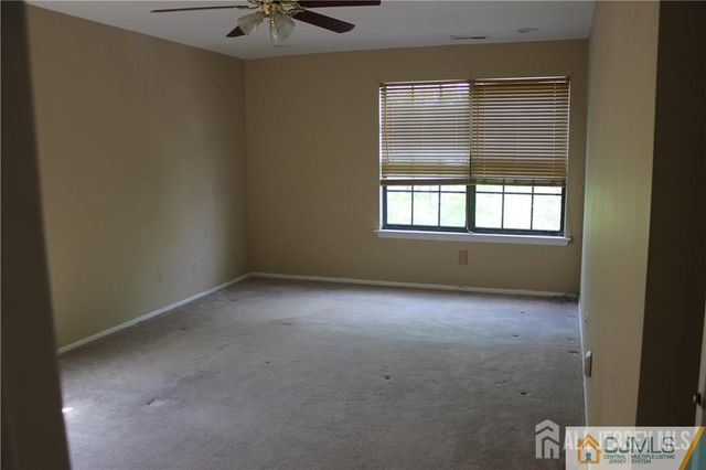 82 Keystone Court, Edison, NJ 08817