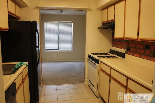 82 Keystone Court, Edison, NJ 08817
