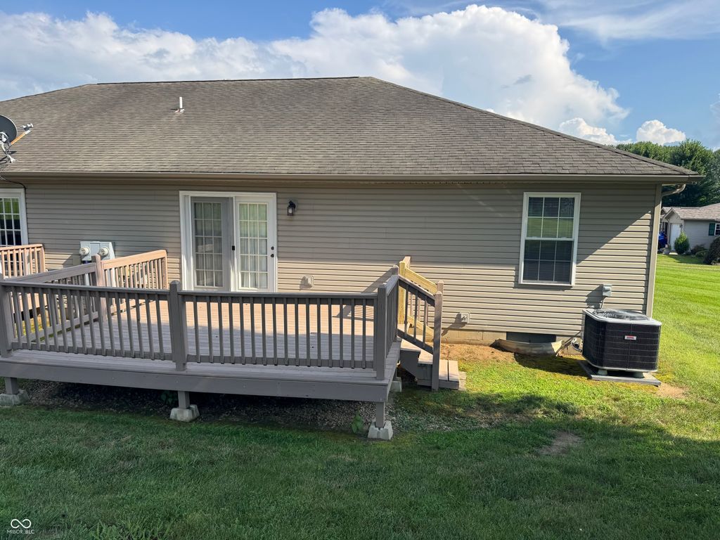 507 Autumn 18, Brownstown, IN 47220