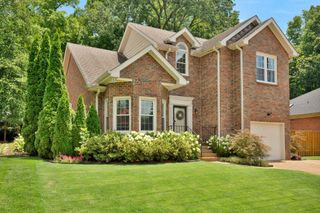 1025 Saint Andrews Pl, Nashville, TN 37204