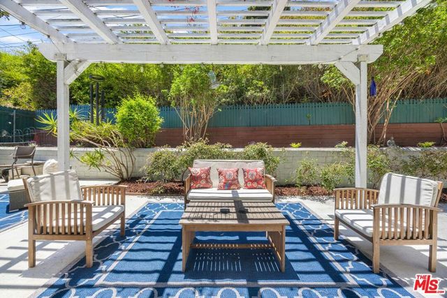 3007 Dahlgren Avenue, Los Angeles, CA 90066