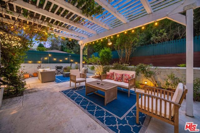 3007 Dahlgren Avenue, Los Angeles, CA 90066