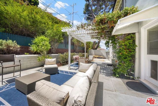 3007 Dahlgren Avenue, Los Angeles, CA 90066