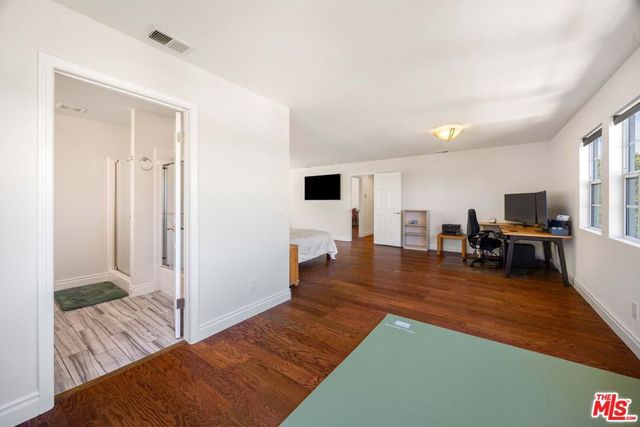 3007 Dahlgren Avenue, Los Angeles, CA 90066