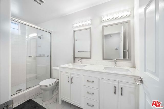 3007 Dahlgren Avenue, Los Angeles, CA 90066
