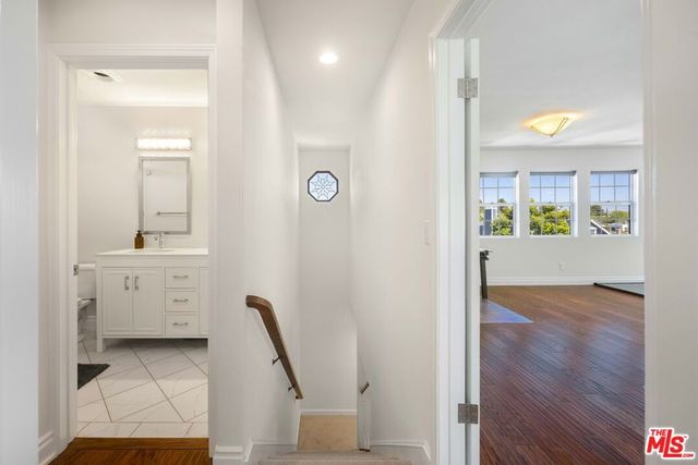3007 Dahlgren Avenue, Los Angeles, CA 90066