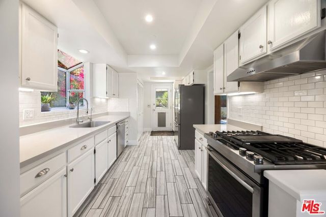 3007 Dahlgren Avenue, Los Angeles, CA 90066