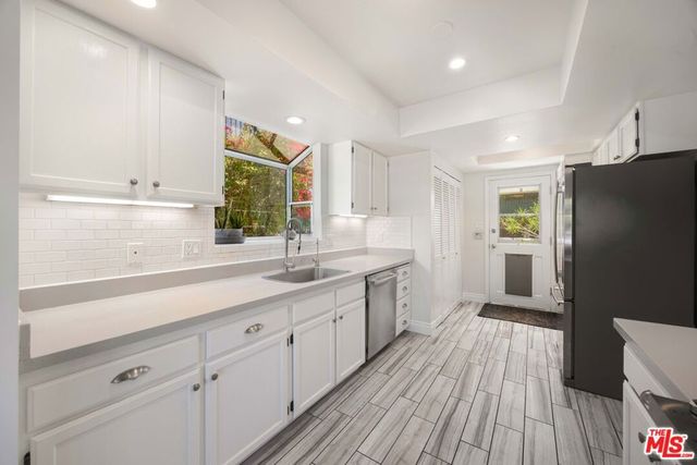 3007 Dahlgren Avenue, Los Angeles, CA 90066