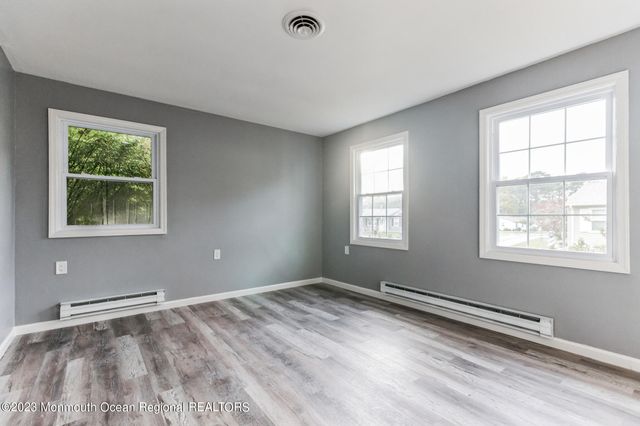 46 Keene Street, Whiting, NJ 08759