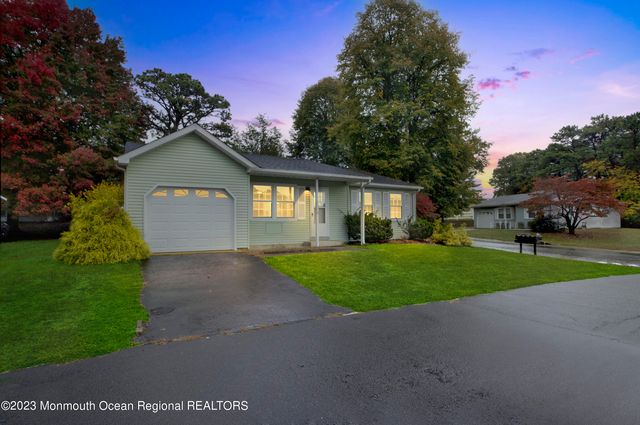 46 Keene Street, Whiting, NJ 08759