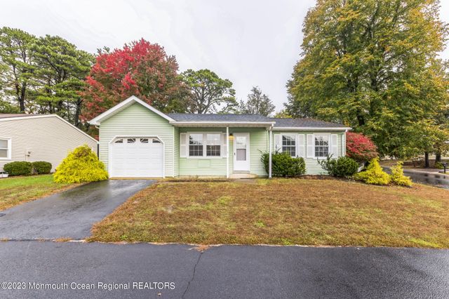 46 Keene Street, Whiting, NJ 08759