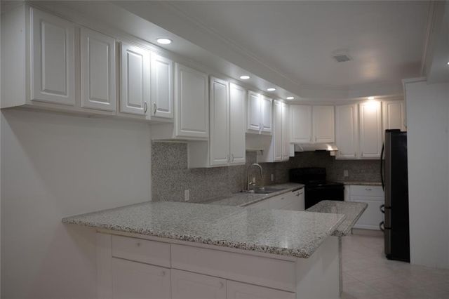12625 Memorial Drive 4, Houston, TX 77024